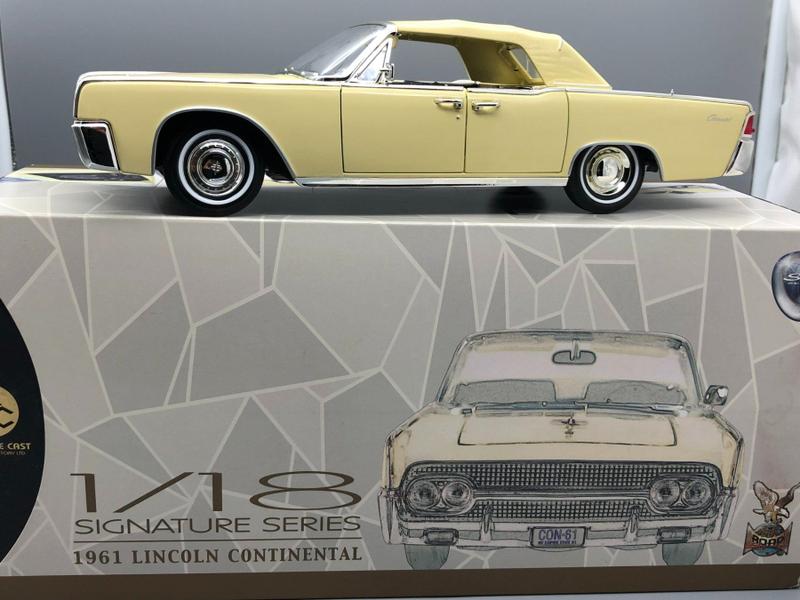 Miniatura 1/18 Lincoln Continental 1961 Lucky Models Detalha
